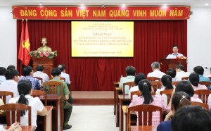 Đồng chí Nguyễn Tuấn Thanh, UVBTV Tỉnh ủy, Phó Chủ tịch Thường trực Ủy ban nhân dân tỉnh, Chủ tịch Hội đồng kiểm tra, sát hạch tiếp nhận vào làm công chức năm 2026 phát biểu khai mạc