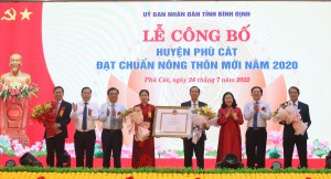 Công bố huyện Phù Cát đạt chuẩn nông thôn mới năm 2020