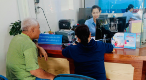 Bà Đỗ Thị Kiều Oanh, Giao dịch viên Phòng Giao dịch Vũ Bảo, Ngân hàng Thương mại cổ phần Công thương Việt Nam (Vietinbank) - Chi nhánh Bình Định