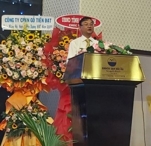 Ông Nguyễn Tự Công Hoàng, Tỉnh ủy viên, Phó Chủ tịch UBND tỉnh phát biểu và chỉ đạo Hội nghị tuyên dương người nộp thuế chấp hành tốt chính sách pháp luật thuế năm 2022