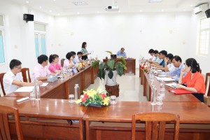 Quang cảnh buổi làm việc