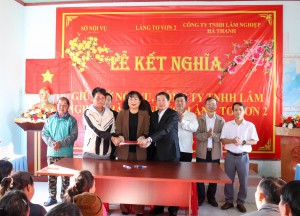 SỞ NỘI VỤ TỔ CHỨC LỄ KẾT NGHĨA VỚI CÁC LÀNG TƠ VƠN 2 VÀ LÀNG RƠ VAI, XÃ IA KHƯƠL.