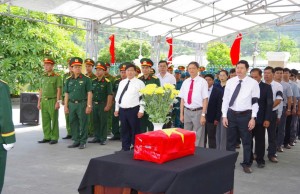 Lễ truy điệu và và an táng hài cốt liệt sĩ tại xã Kông Chro, tỉnh Gia Lai.