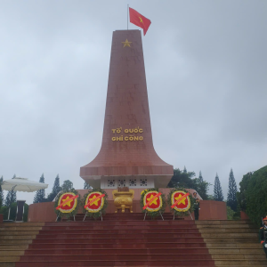 LÃNH ĐẠO TỈNH GIA LAI VIẾNG CÁC ANH HÙNG LIỆT SĨ NHÂN KỶ NIỆM 81 NĂM CÁCH MẠNG THÁNG TÁM VÀ QUỐC KHÁNH 2/9.