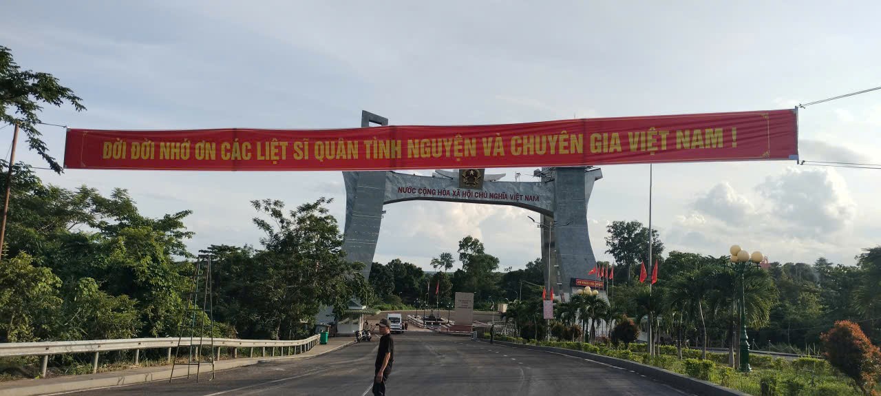 Trang trí tại Cửa khẩu Quốc tế Lệ Thanh