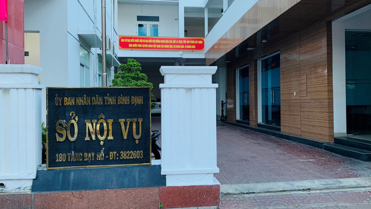 Ban hành Quyết định Quy định chức năng, nhiệm vụ, quyền hạn và cơ cấu tổ chức của Sở Nội vụ tỉnh Bình Định.