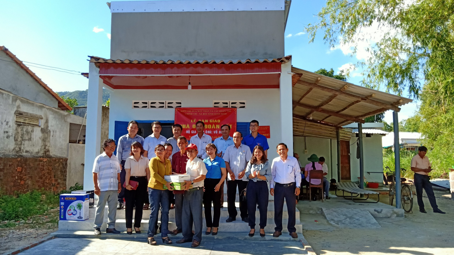Lễ bàn giao nhà của Khối thi đua Mặt trận và các Đoàn thể chính trị xã hội tỉnh cho hộ gia đình ông Võ Sơn, xã Cát Hưng, huyện Phù Cát, tỉnh Bình Định