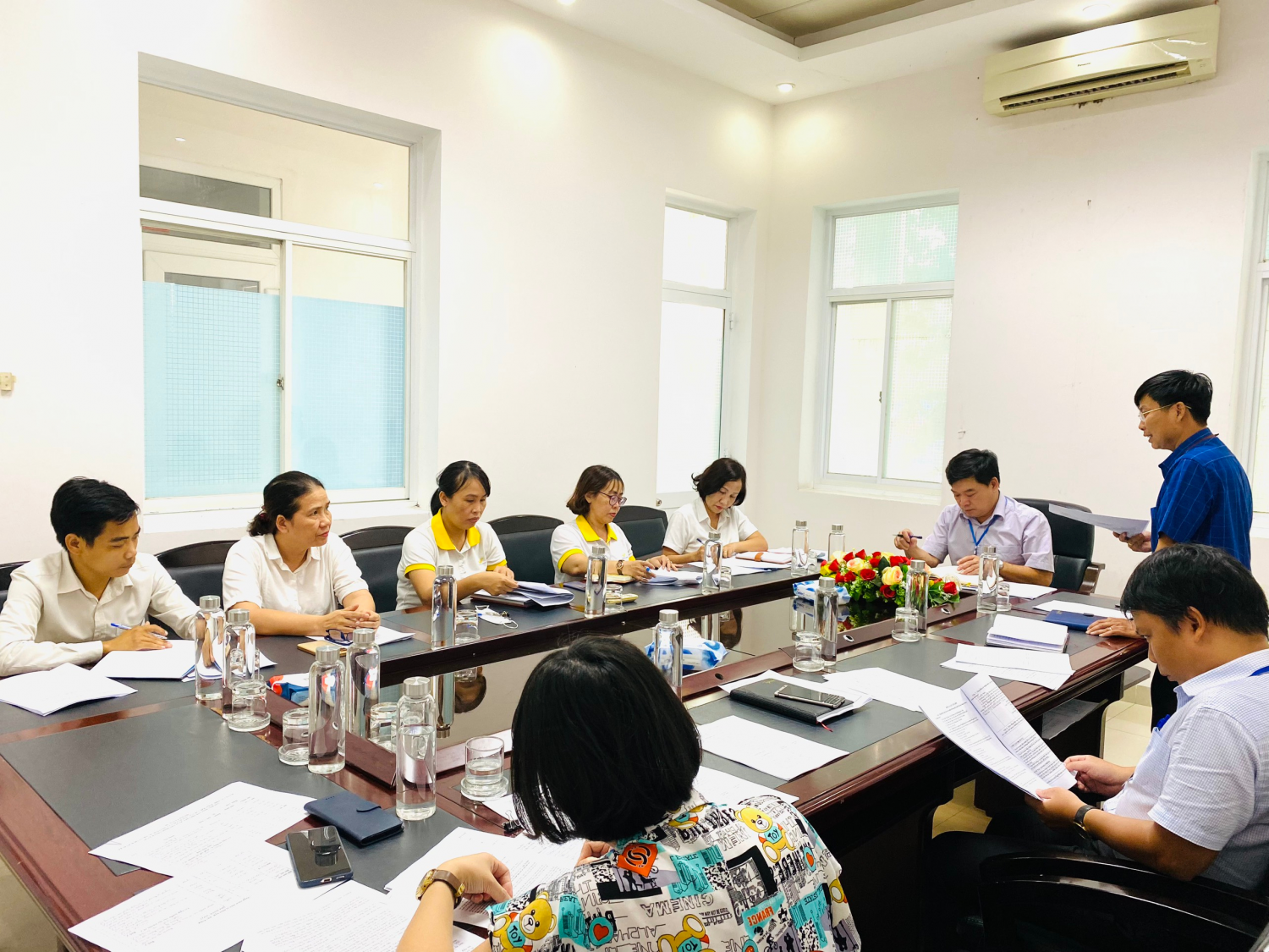 Quang cảnh buổi làm việc