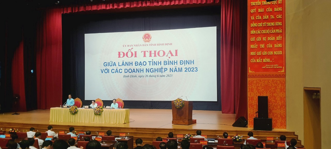 ỦY BAN NHÂN DÂN TỈNH TỔ CHỨC HỘI NGHỊ ĐỐI THOẠI DOANH NGHIỆP NĂM 2023