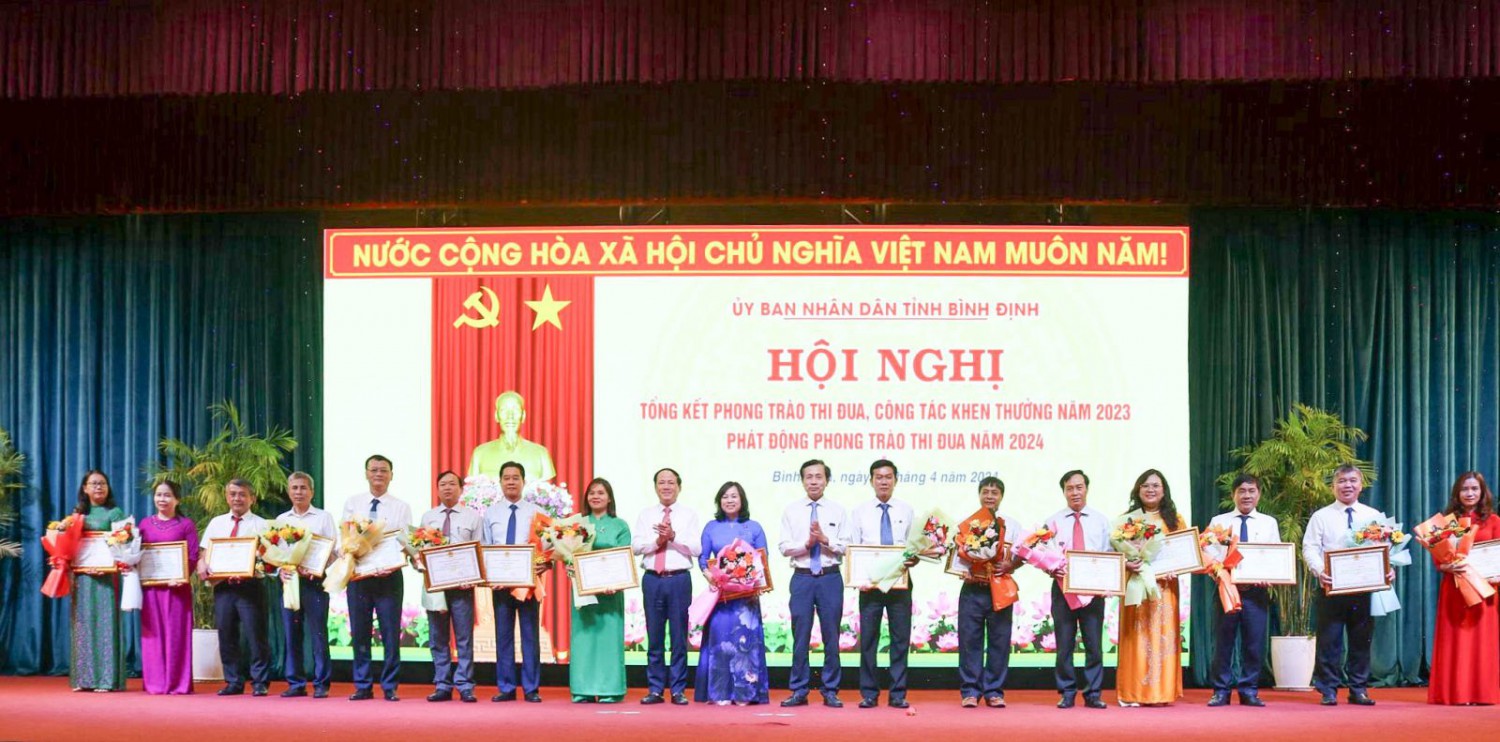 Quy định chi tiết một số điều của Luật Thi đua, khen thưởng trên địa bàn tỉnh Bình Định