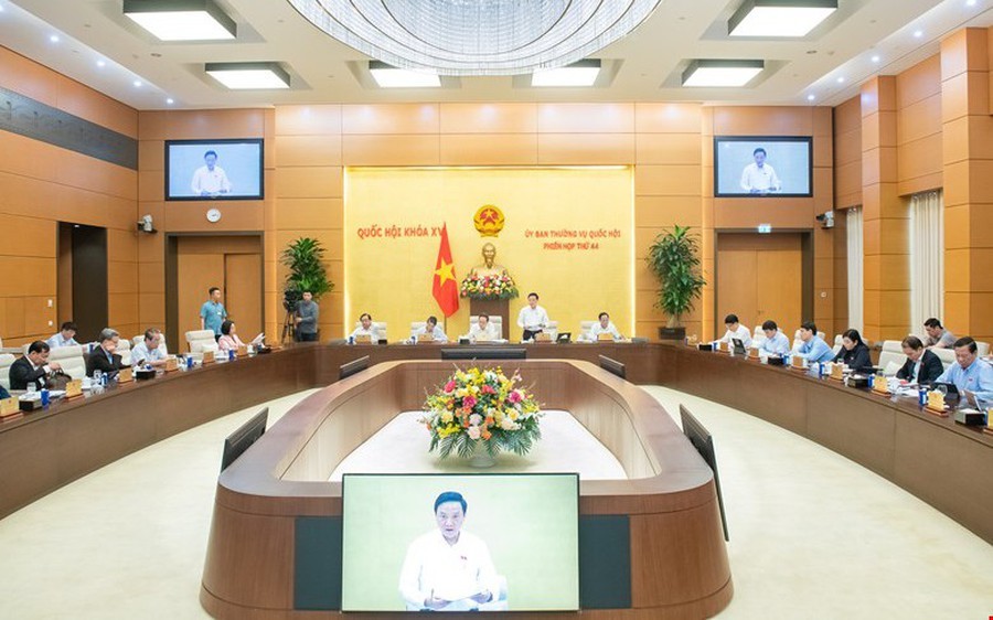 Ủy ban Thường vụ Quốc hội ban hành Nghị quyết về sắp xếp đơn vị hành chính năm 2025.