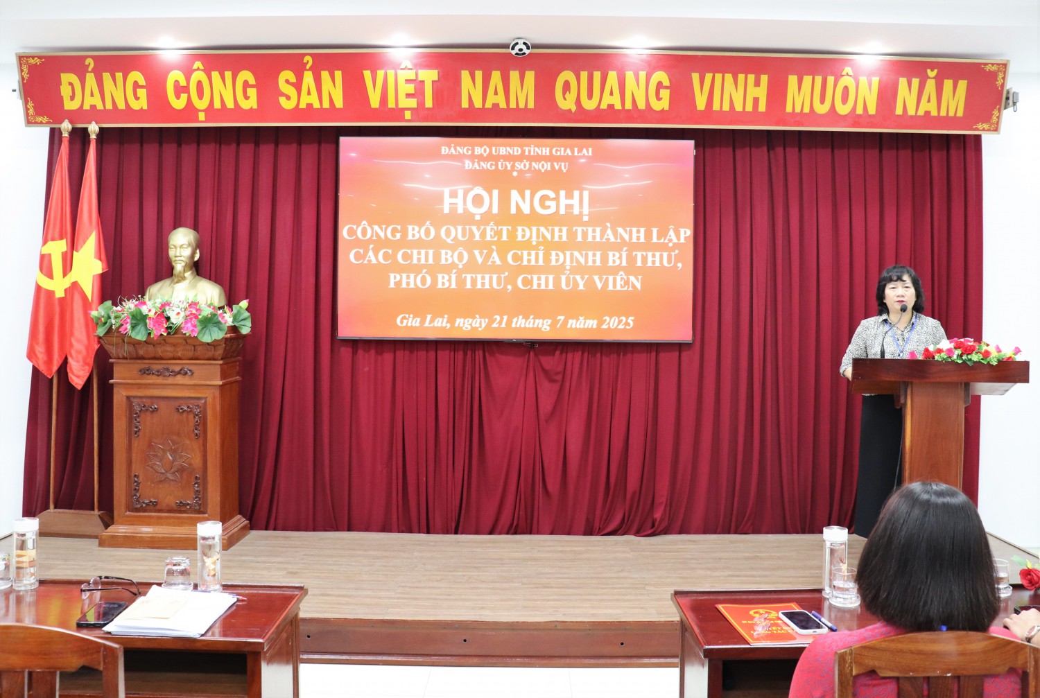 Đồng chí Phạm Thị Tố Hải, Uỷ viên Ban Thường vụ Tỉnh uỷ, Phó Trưởng ban Ban Tổ chức Tỉnh uỷ, Giám đốc Sở Nội vụ phát biểu chỉ đạo Hội nghị