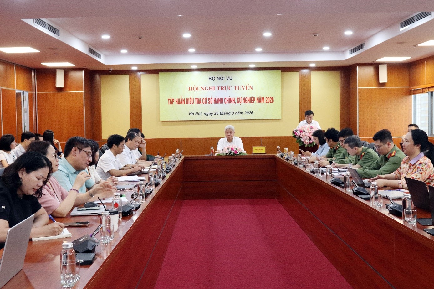 Thứ trưởng Bộ Nội vụ Nguyễn Mạnh Khương, Phó Trưởng ban thường trực Ban Chỉ đạo Trung ương chủ trì Hội nghị